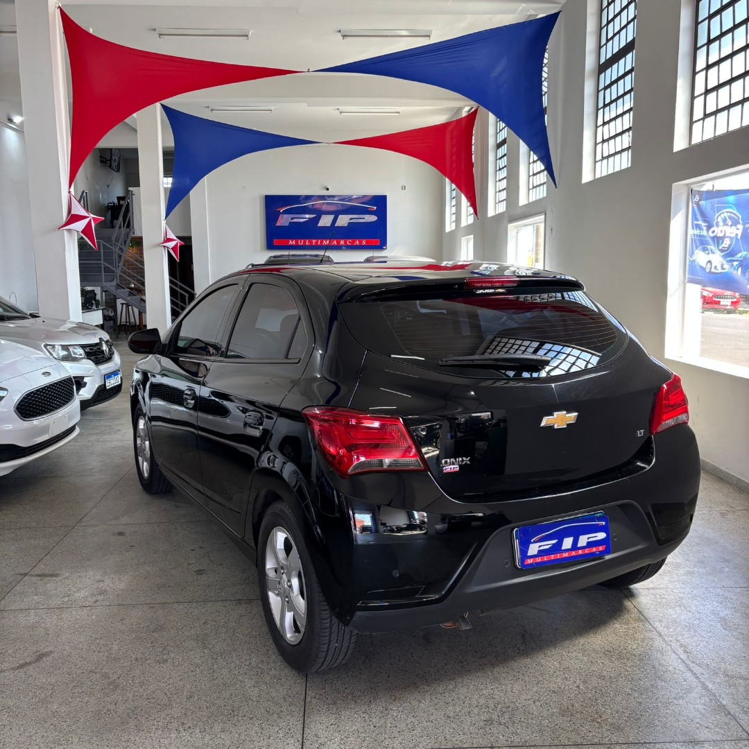 CHEVROLET Onix Hatch 1.4 4P FLEX LT AUTOMÁTICO