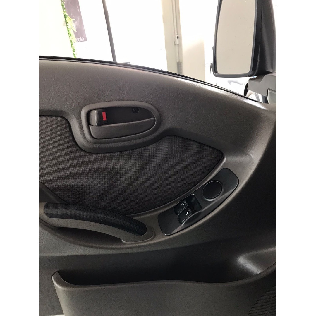 HYUNDAI HR 2.5 TCI HD DIESEL CARROCERIA DE MADEIRA