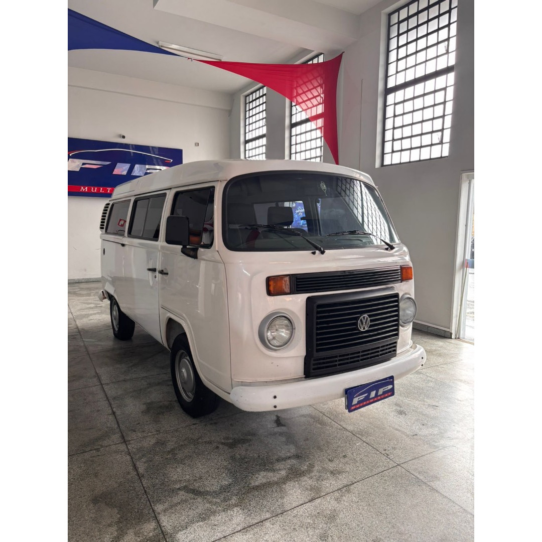 VOLKSWAGEN Kombi 1.4 FLEX STD 9 LUGARES