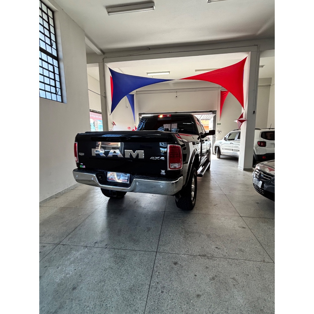 RAM 2500 6.7 I6 24V SLT CABINE DUPLA TURBO DIESEL LARAMIE 4X4 AUTOMÁTICO
