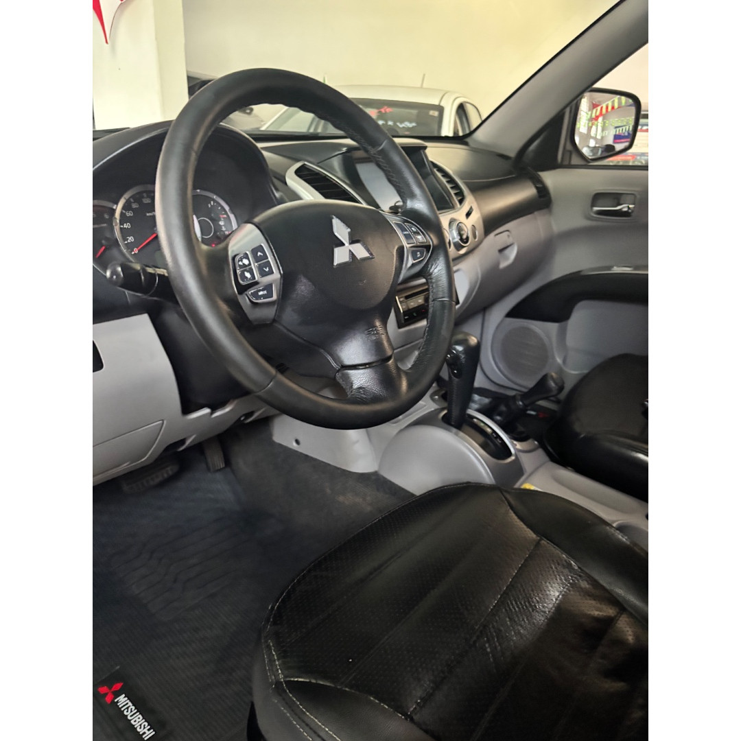 MITSUBISHI L 200 Triton 3.2 16V HPE 4X4 CABINE DUPLA TURBO DIESEL INTERCOOLER AUTOMÁTICO