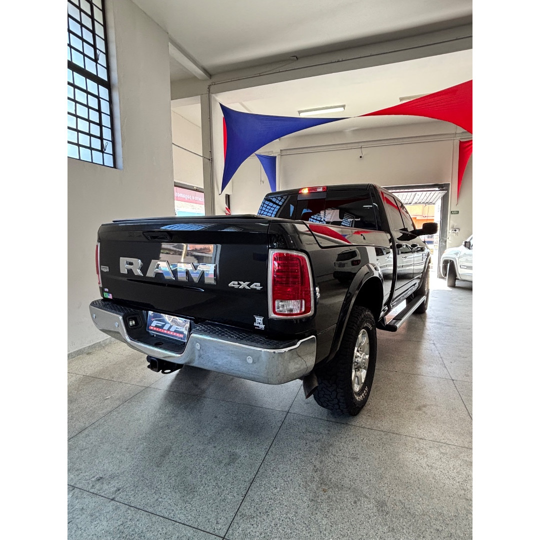RAM 2500 6.7 I6 24V SLT CABINE DUPLA TURBO DIESEL LARAMIE 4X4 AUTOMÁTICO