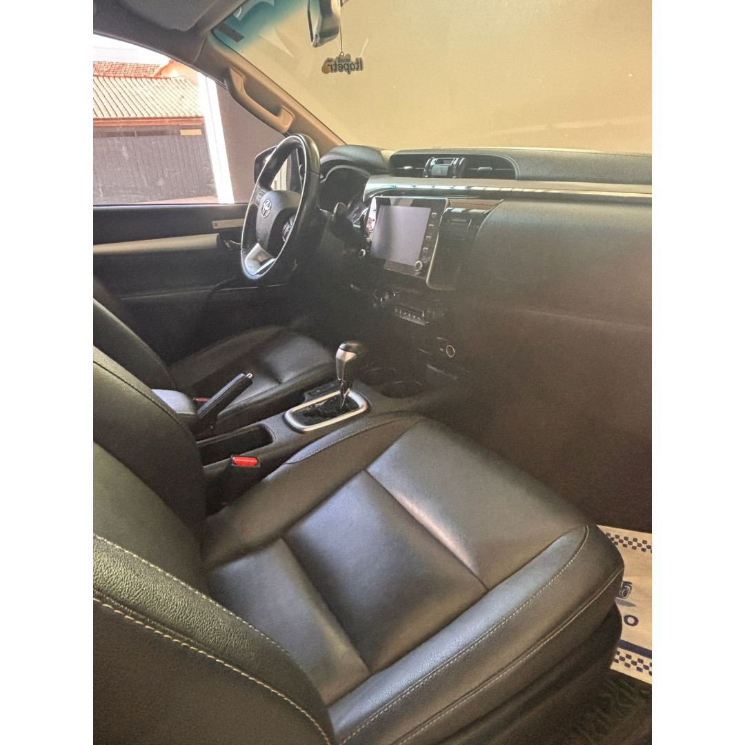 TOYOTA Hilux Caminhonete 2.8 16V SRV 4X4 DIESEL CABINE DUPLA AUTOMÁTICO