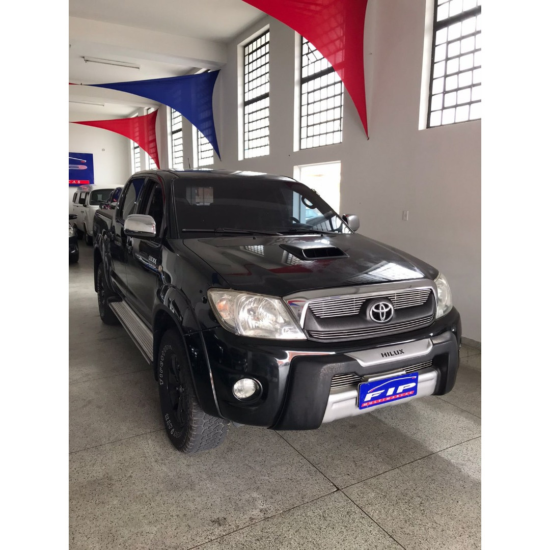 TOYOTA Hilux Caminhonete 3.0 4P SR 4X4 TURBO DIESEL CABINE DUPLA AUTOMÁTICO