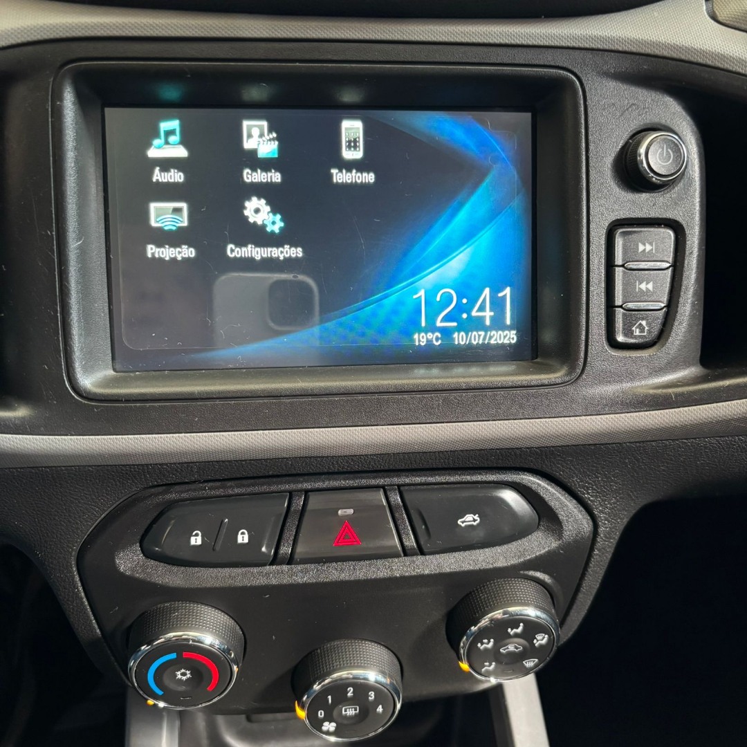 CHEVROLET Onix Hatch 1.4 4P FLEX LT AUTOMÁTICO