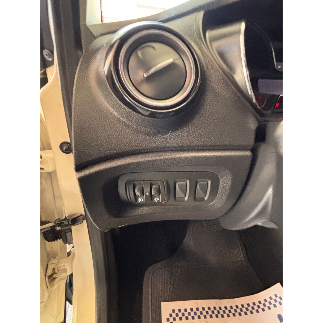 RENAULT Captur 1.6 16V 4P FLEX SCE LIFE X-TRONIC CVT