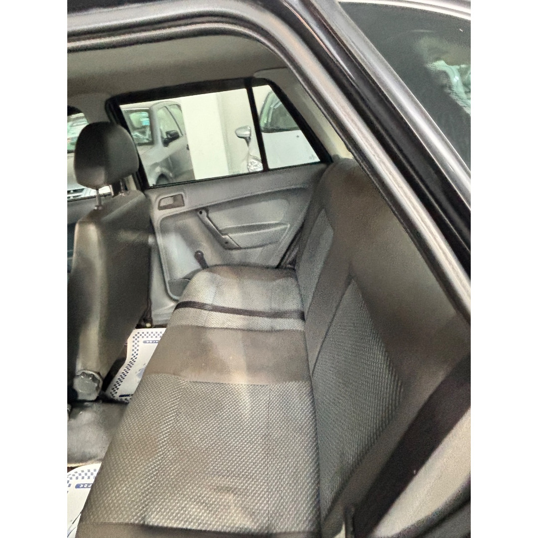 VOLKSWAGEN Gol 1.0 4P G4 FLEX