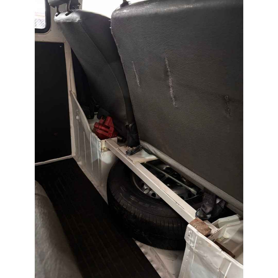 VOLKSWAGEN Kombi 1.4 FLEX STD 9 LUGARES