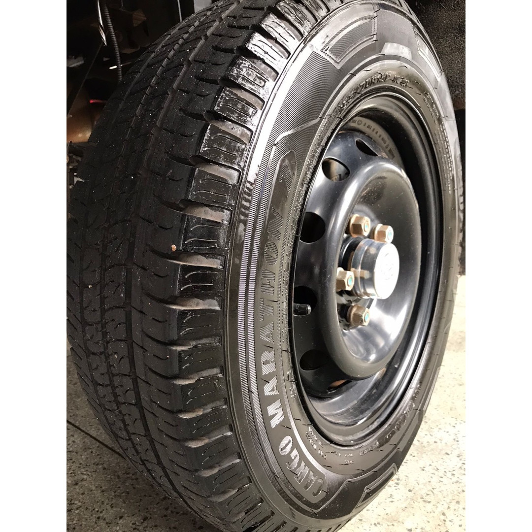 HYUNDAI HR 2.5 TCI HD DIESEL CARROCERIA DE MADEIRA