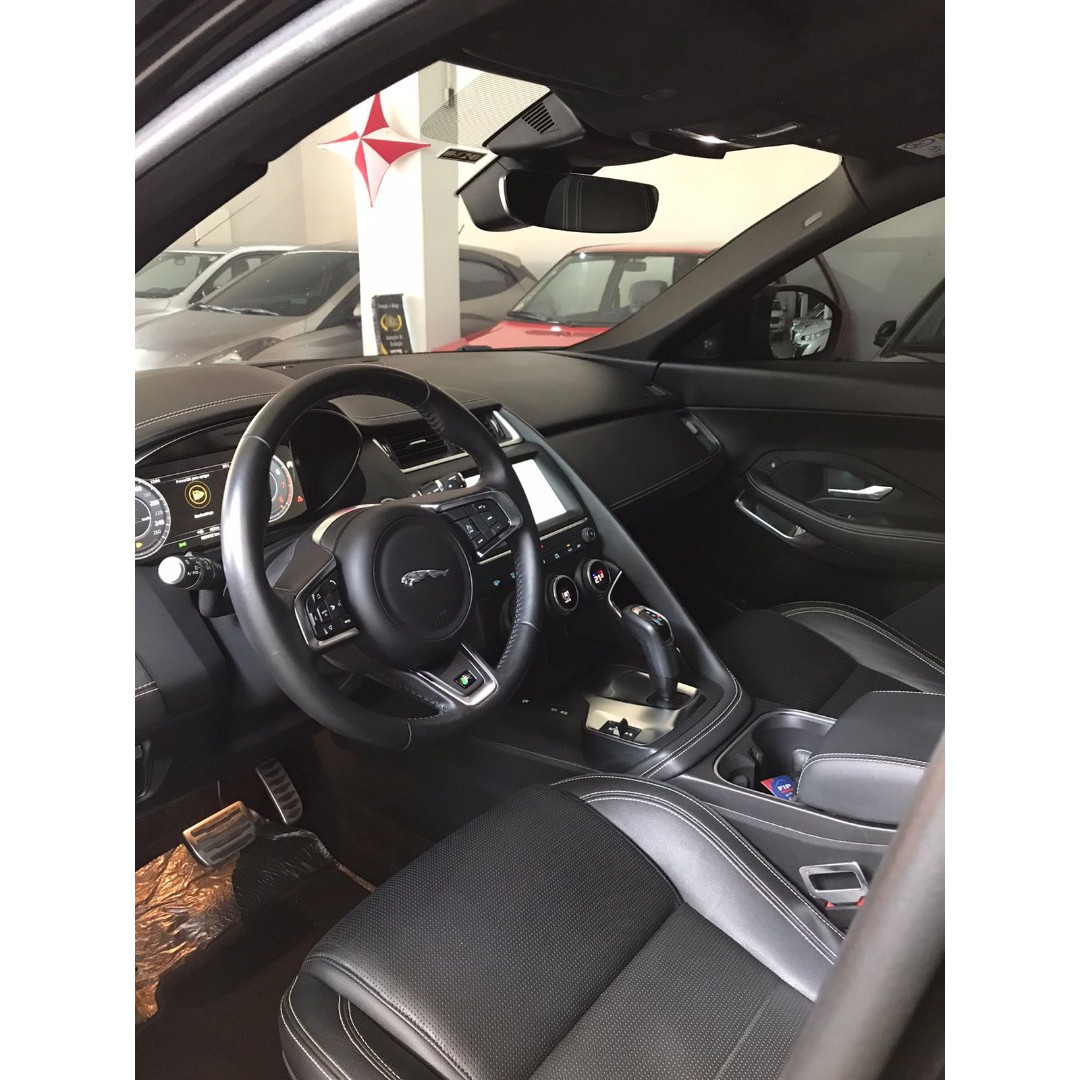 JAGUAR E-Pace 2.0 16V 4P P300 R-DYNAMIC S AWD TURBO AUTOMÁTICO