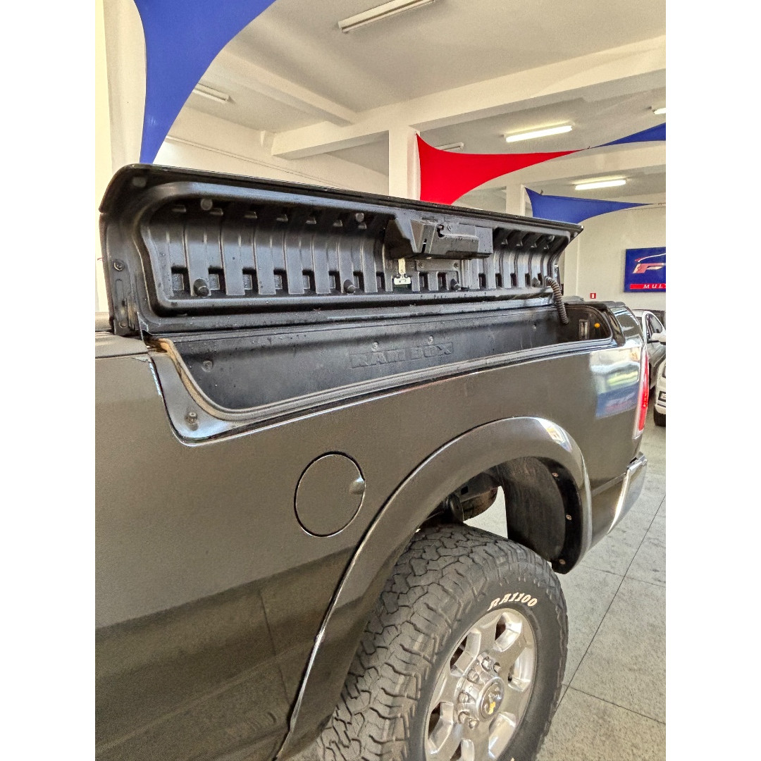 RAM 2500 6.7 I6 24V SLT CABINE DUPLA TURBO DIESEL LARAMIE 4X4 AUTOMÁTICO