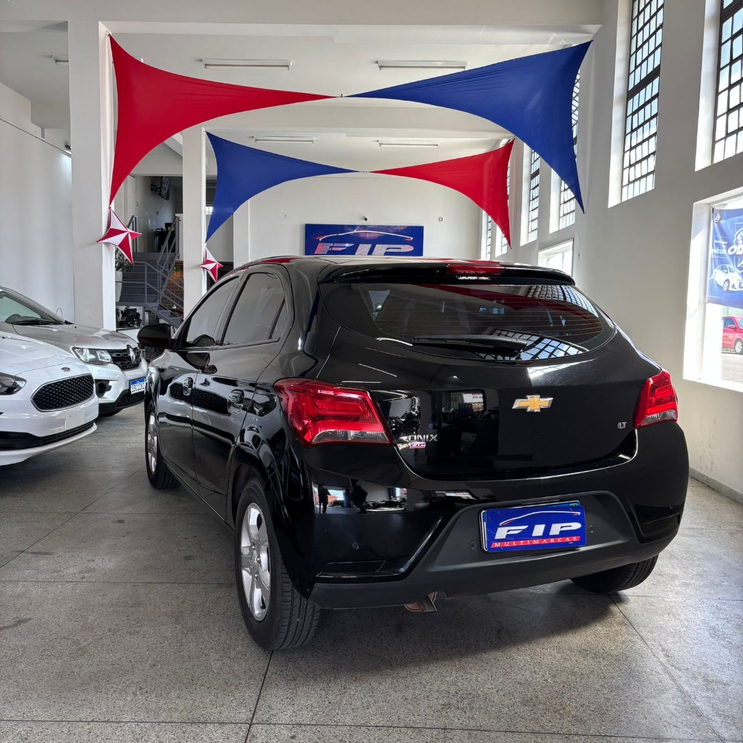 CHEVROLET Onix Hatch 1.4 4P FLEX LT AUTOMÁTICO