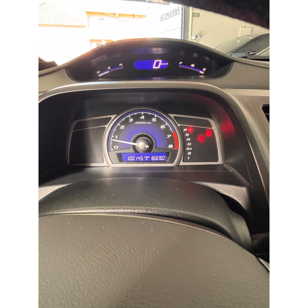 HONDA Civic 1.8 16V 4P LXS AUTOMÁTICO