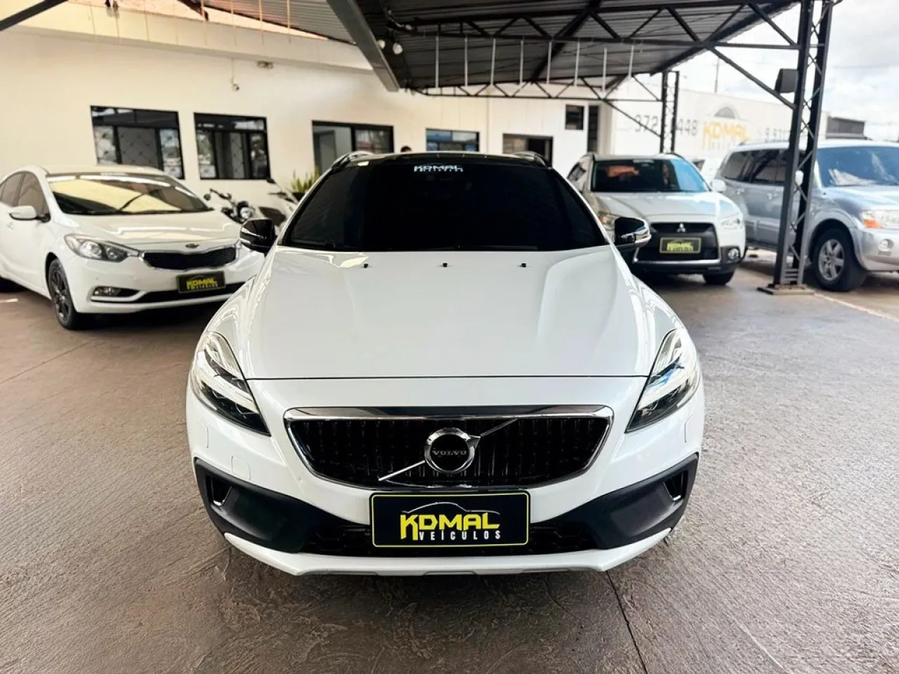 V40 2.0 T4 CROSS COUNTRY