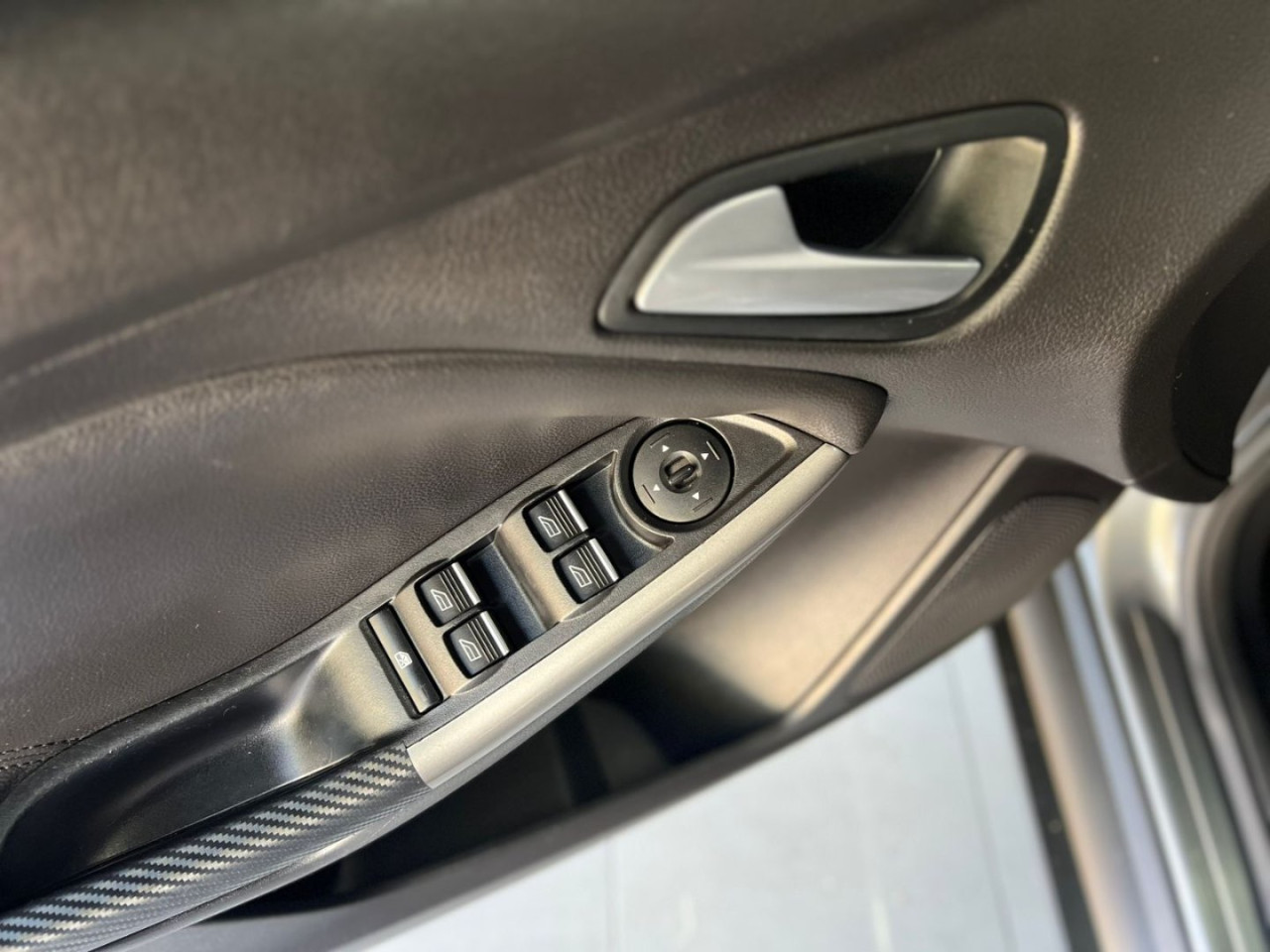Focus Hatch 2.0 16V 4P FLEX SE PLUS POWERSHIFT AUTOMÁTICO