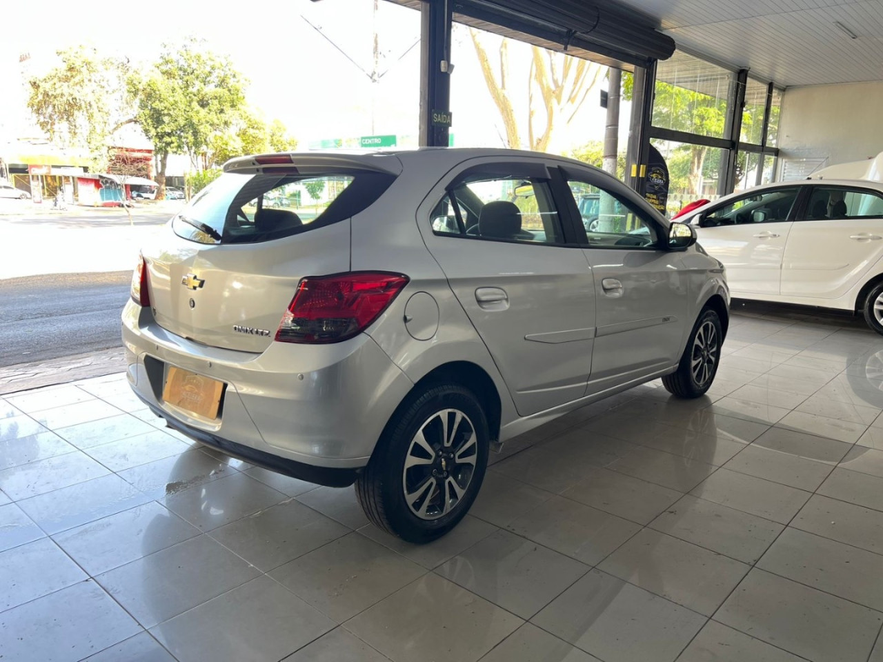 Onix Hatch 1.4 4P FLEX LTZ AUTOMÁTICO