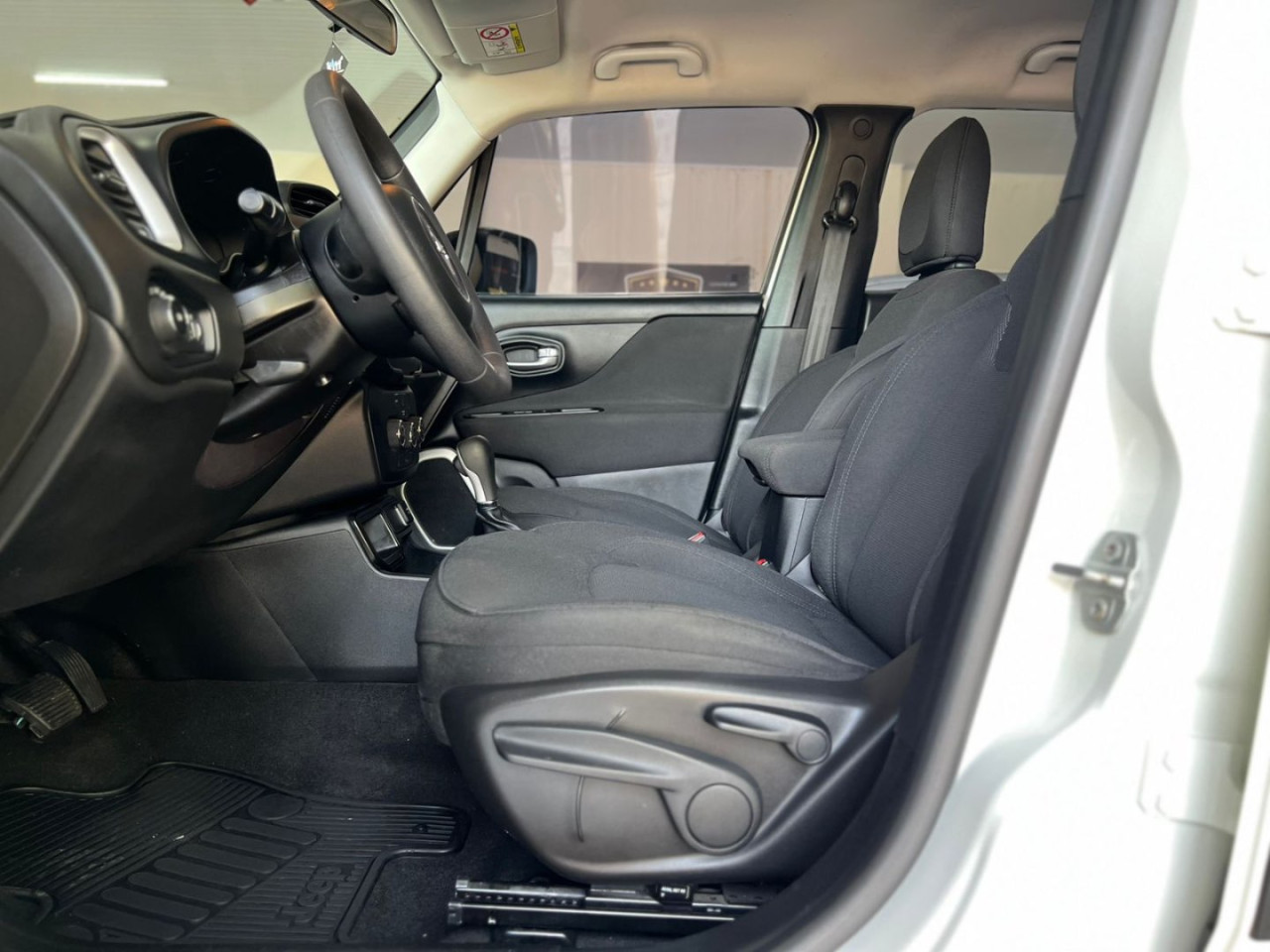 Renegade 1.8 16V 4P FLEX