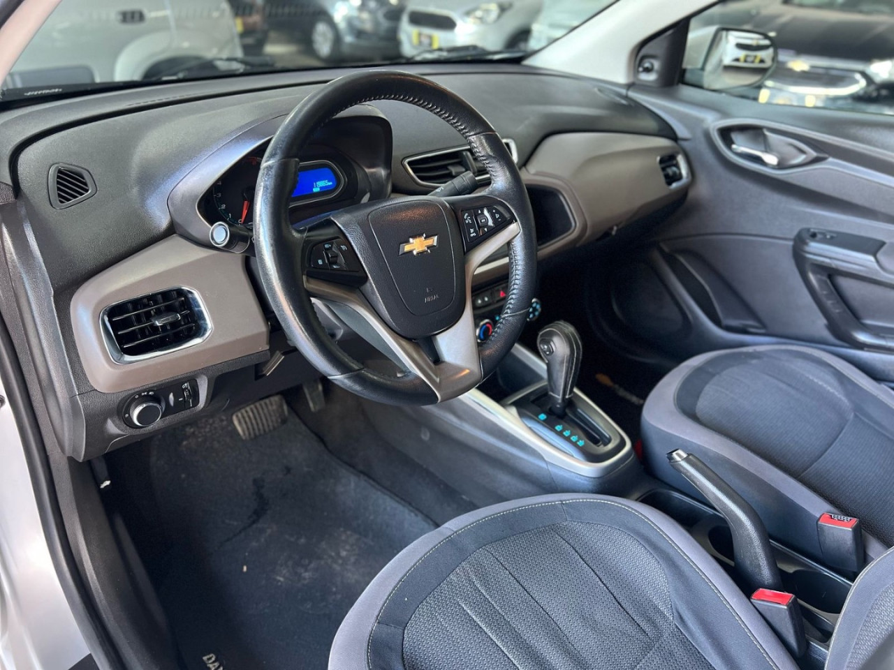 Prisma 1.4 4P LT FLEX AUTOMÁTICO