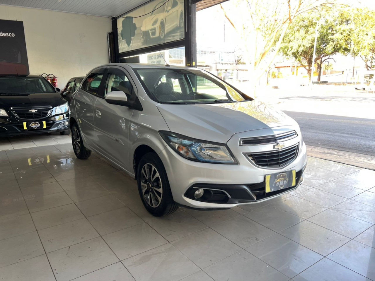Onix Hatch 1.4 4P FLEX LTZ AUTOMÁTICO