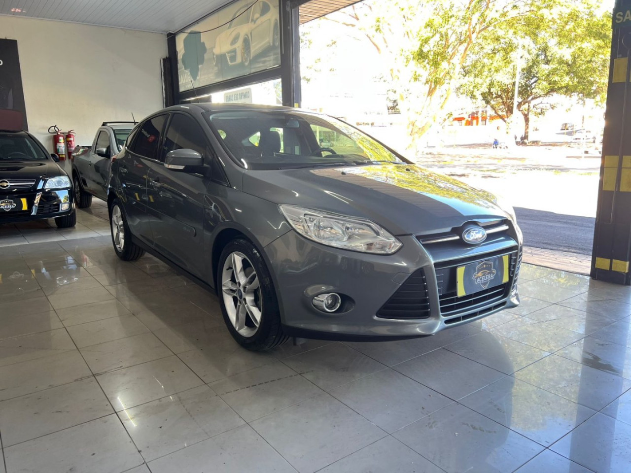 Focus Hatch 2.0 16V 4P FLEX SE PLUS POWERSHIFT AUTOMÁTICO