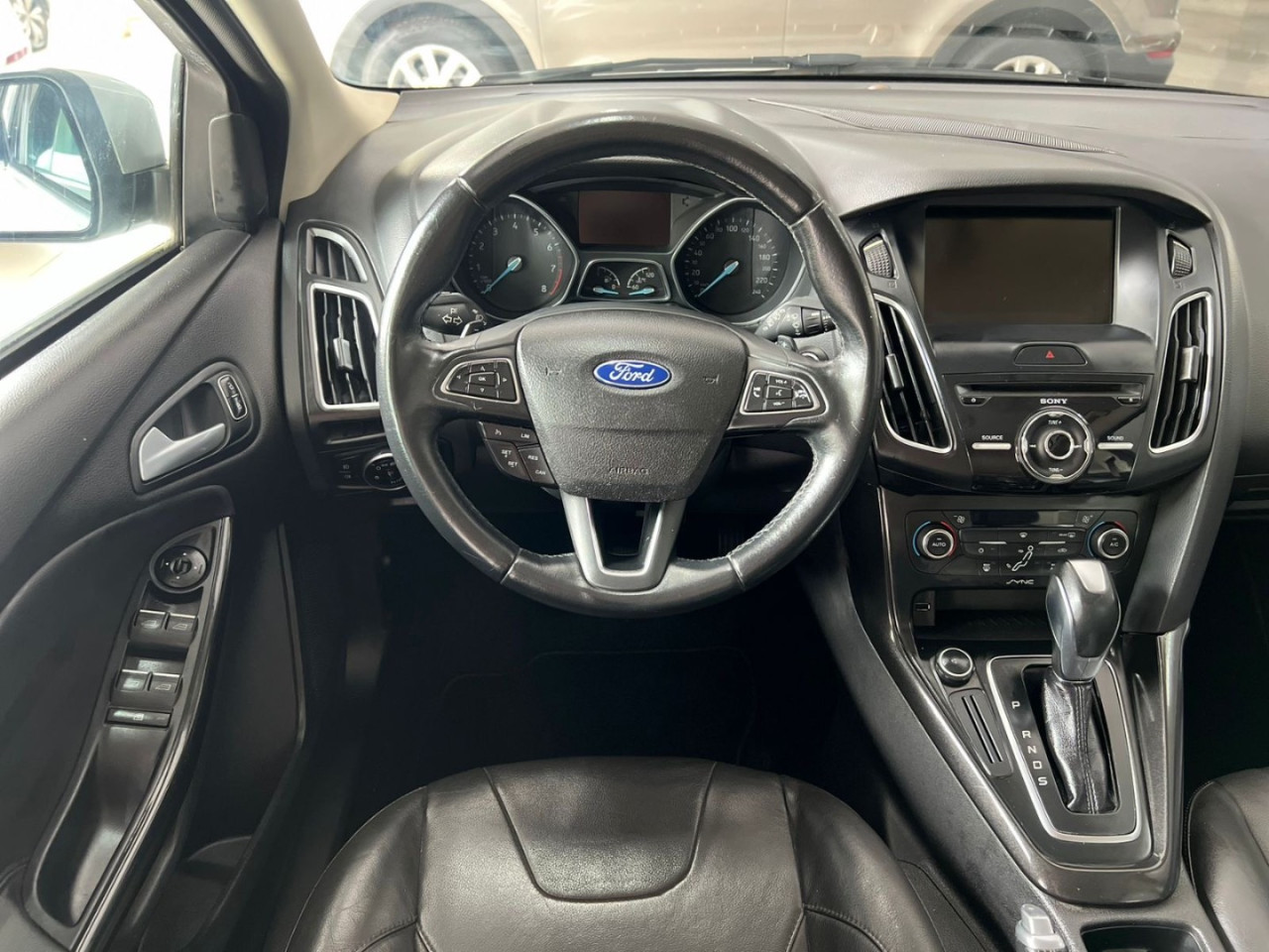 Focus Hatch 2.0 16V 4P FLEX TITANIUM AUTOMÁTICO