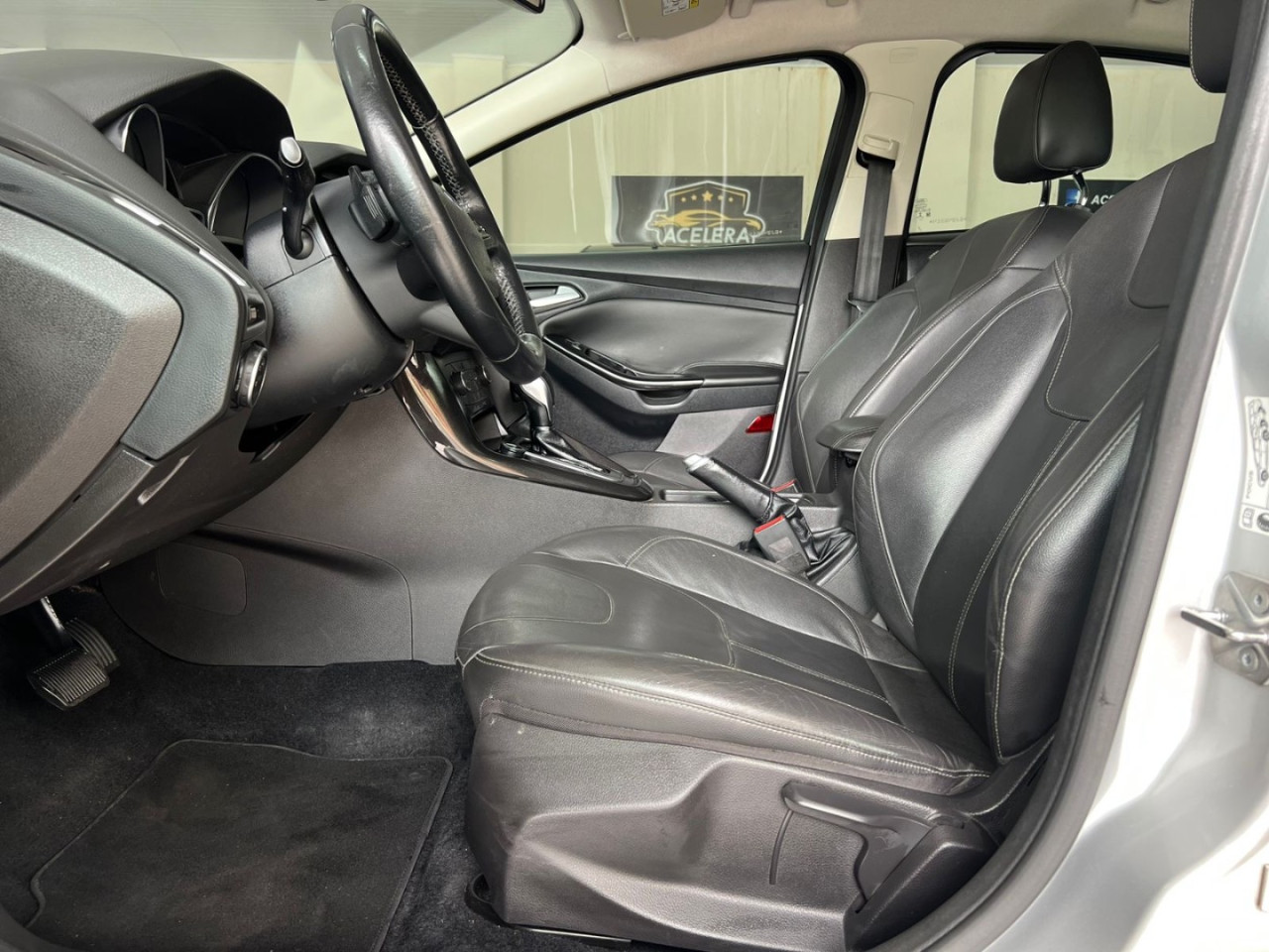 Focus Hatch 2.0 16V 4P FLEX TITANIUM AUTOMÁTICO