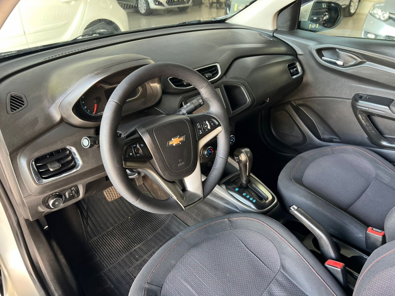 Onix Hatch 1.4 4P FLEX LTZ AUTOMÁTICO