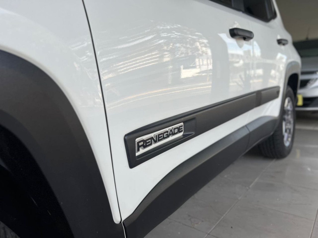 Renegade 1.8 16V 4P FLEX