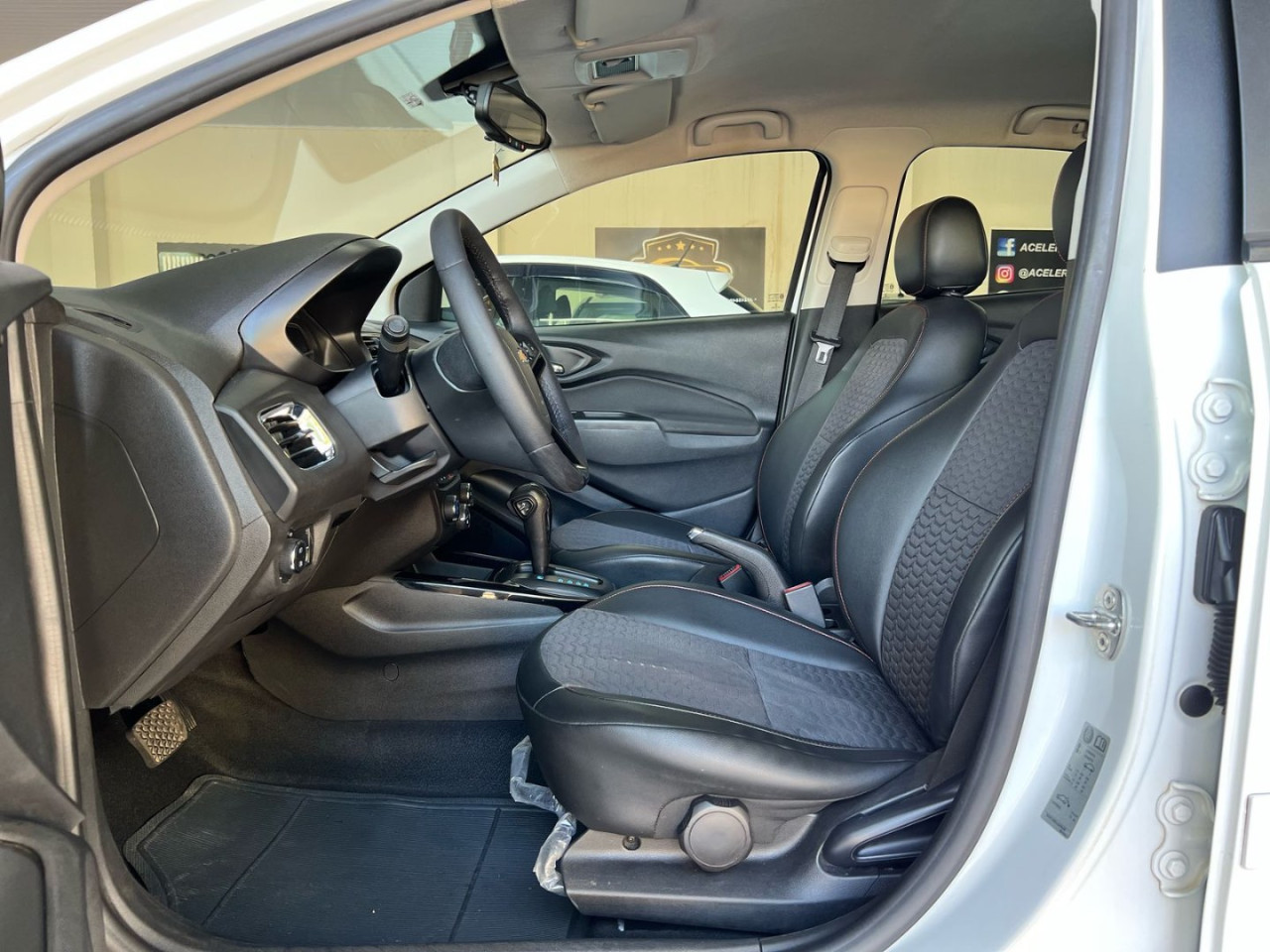 Onix Hatch 1.4 4P FLEX LTZ AUTOMÁTICO