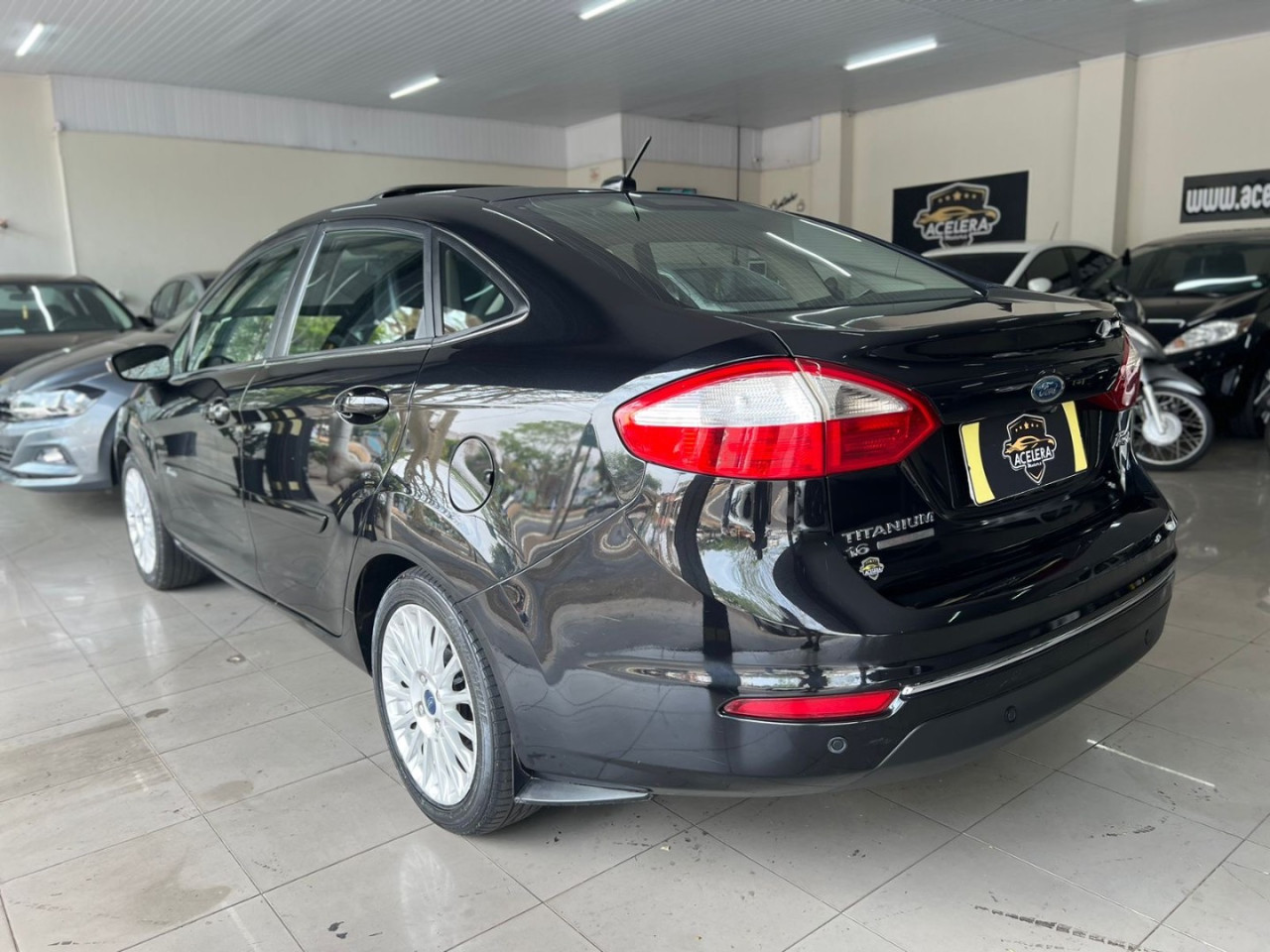 Fiesta Sedan 1.6 4P FLEX TITANIUM PLUS POWERSHIFT AUTOMÁTICO