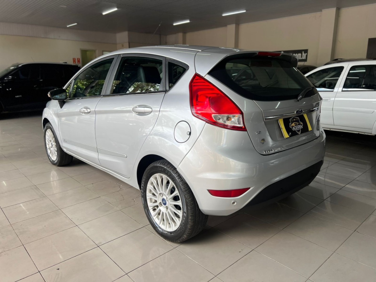 Fiesta Hatch 1.6 16V 4P FLEX TITANIUM POWERSHIFT AUTOMÁTICO