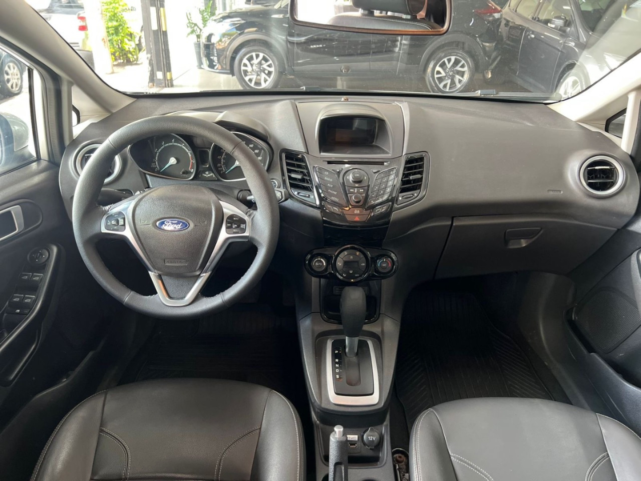 Fiesta Hatch 1.6 16V 4P FLEX TITANIUM POWERSHIFT AUTOMÁTICO