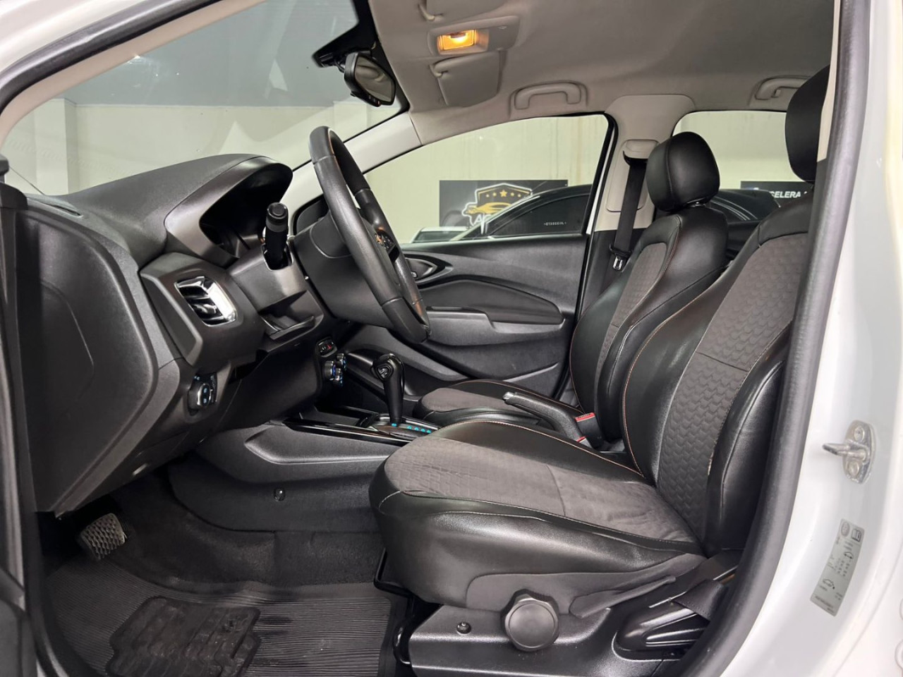 Onix Hatch 1.4 4P FLEX LTZ AUTOMÁTICO