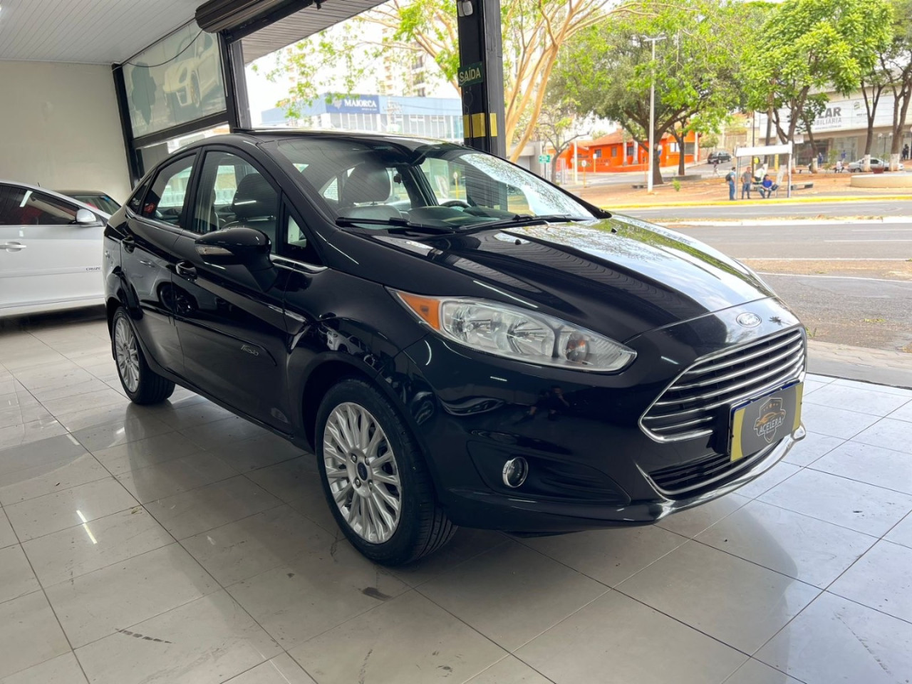 Fiesta Sedan 1.6 4P FLEX TITANIUM PLUS POWERSHIFT AUTOMÁTICO