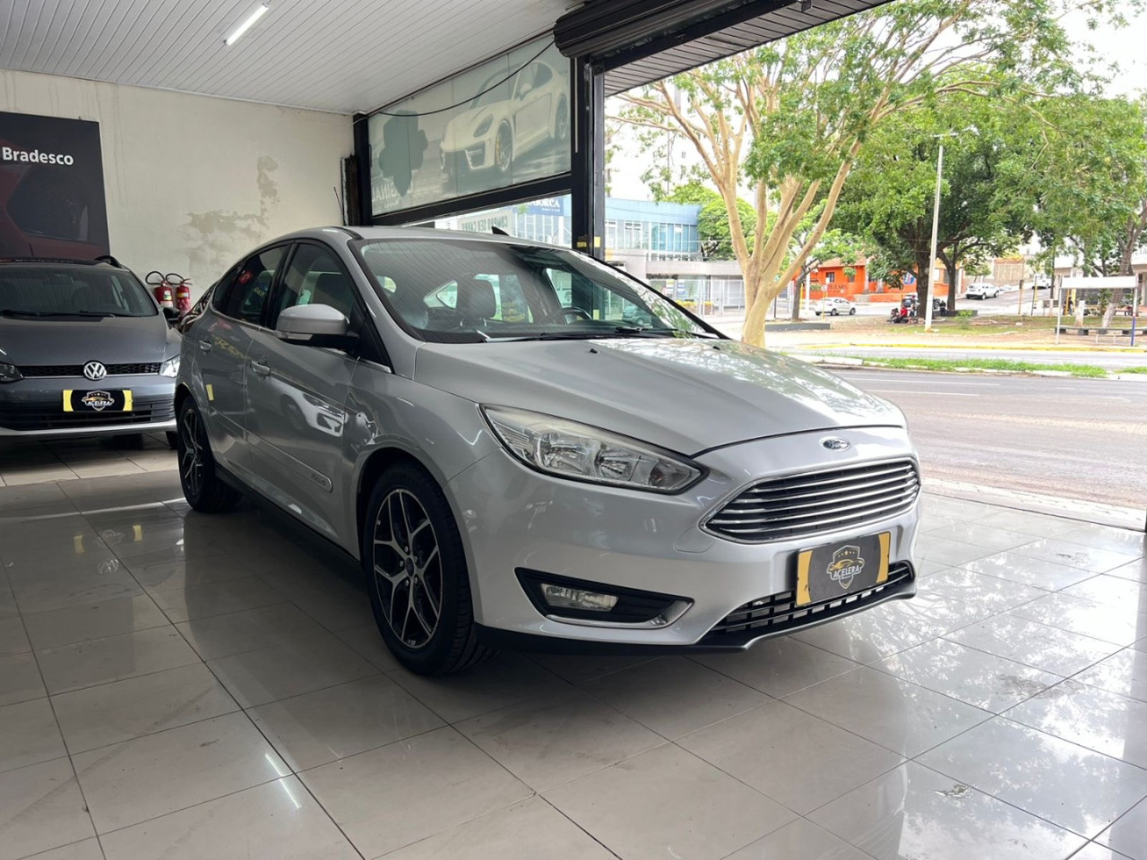 Focus Hatch 2.0 16V 4P FLEX TITANIUM AUTOMÁTICO