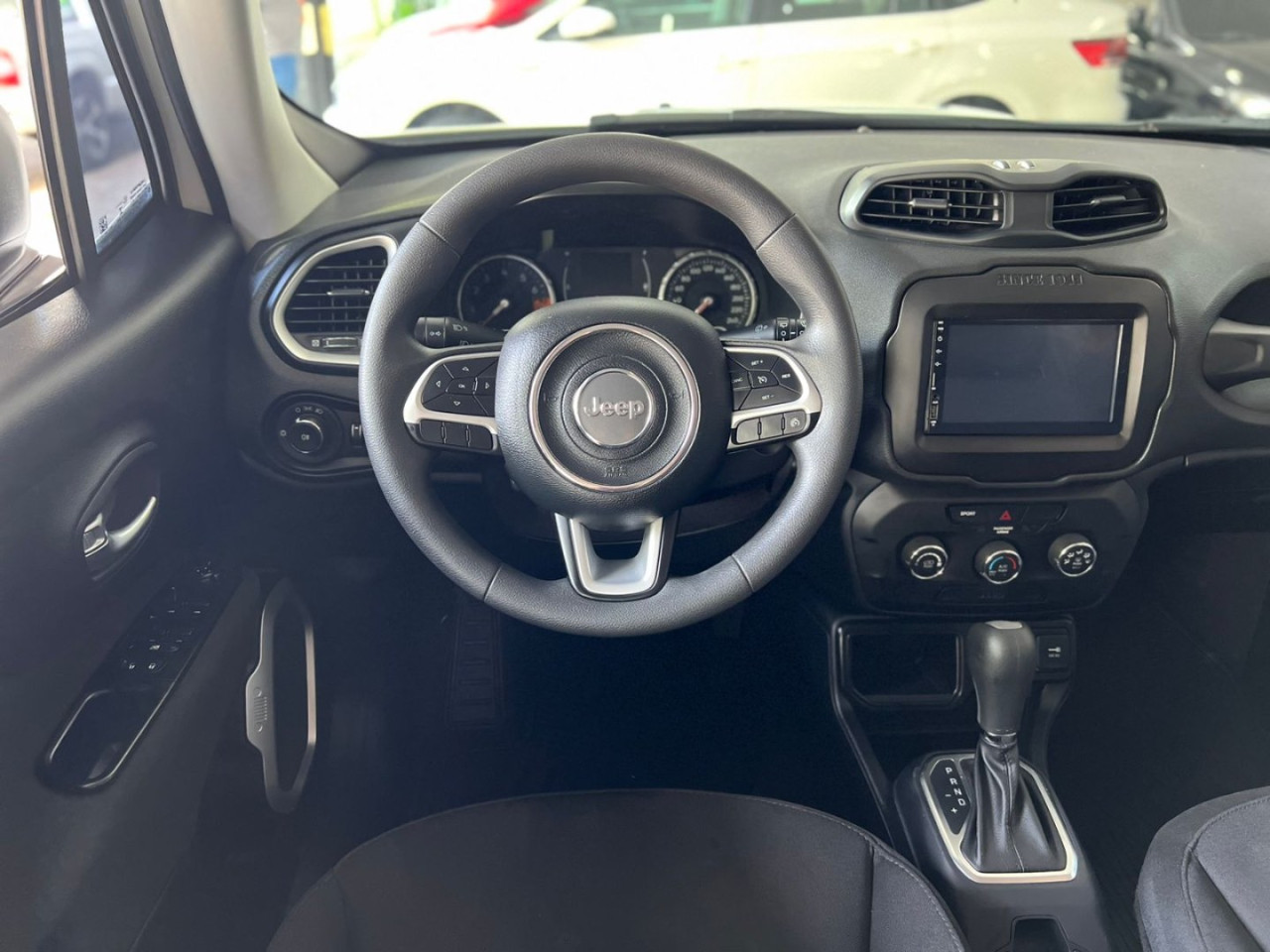 Renegade 1.8 16V 4P FLEX