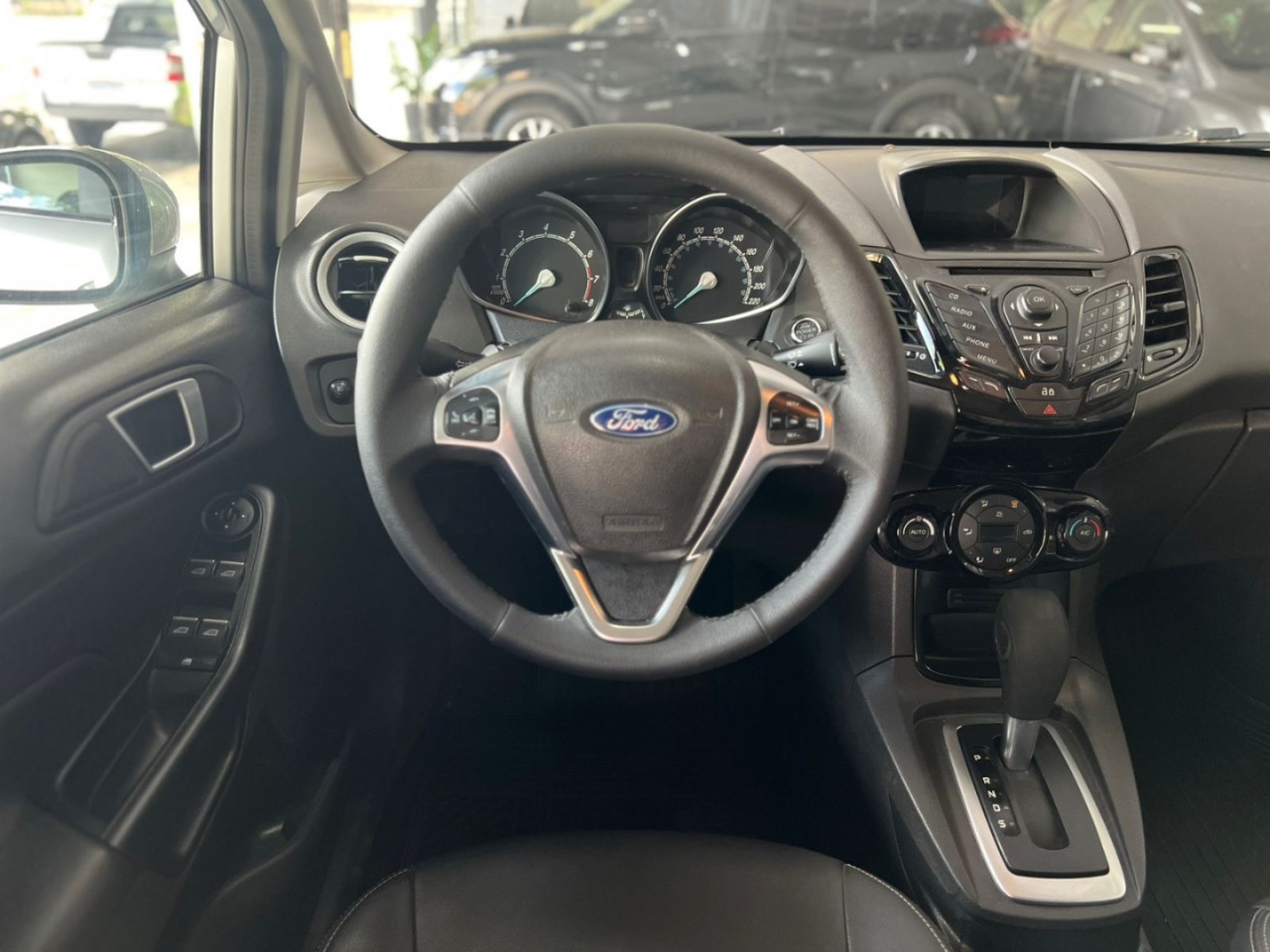 Fiesta Hatch 1.6 16V 4P FLEX TITANIUM POWERSHIFT AUTOMÁTICO