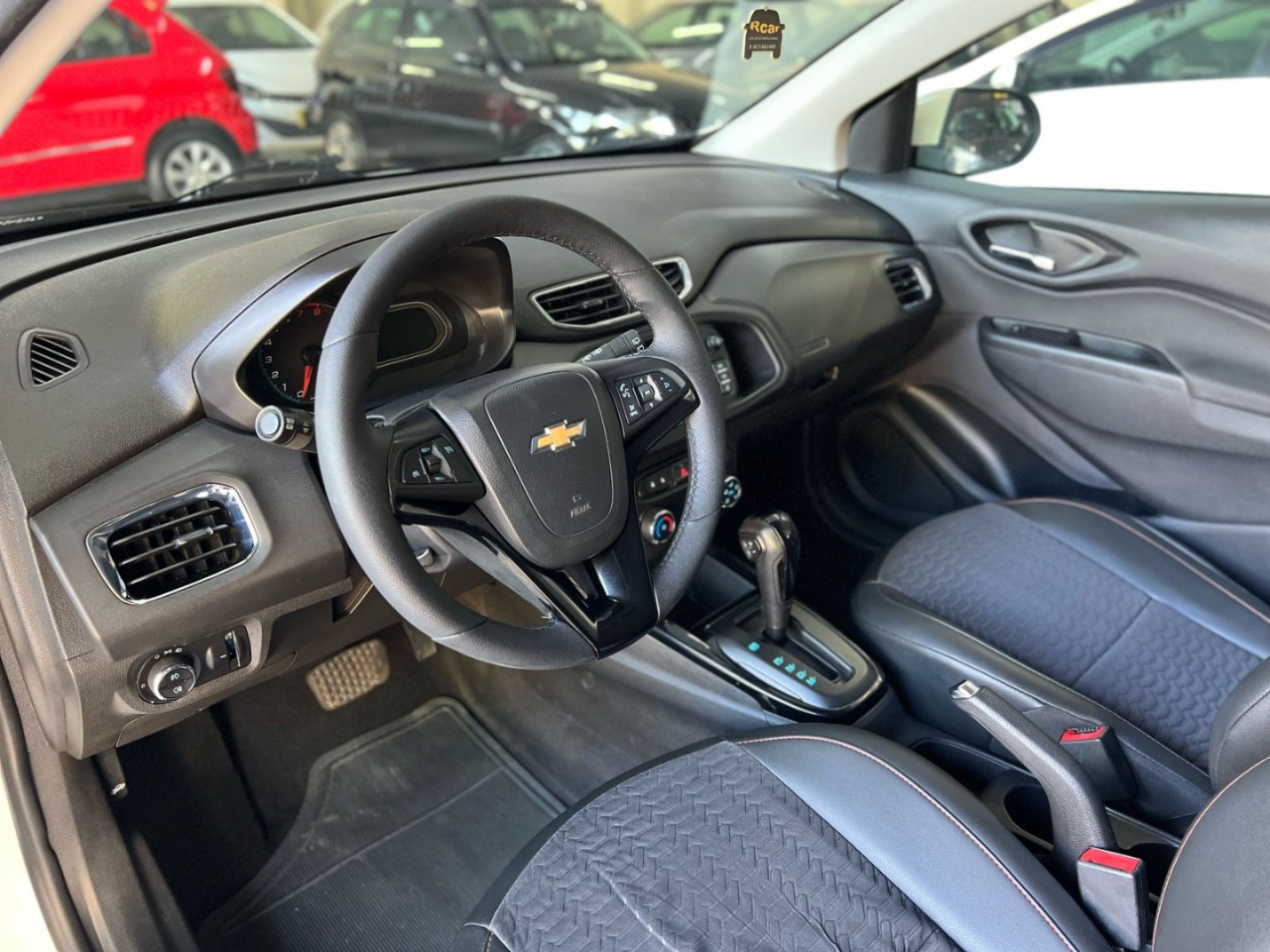 Onix Hatch 1.4 4P FLEX LTZ AUTOMÁTICO