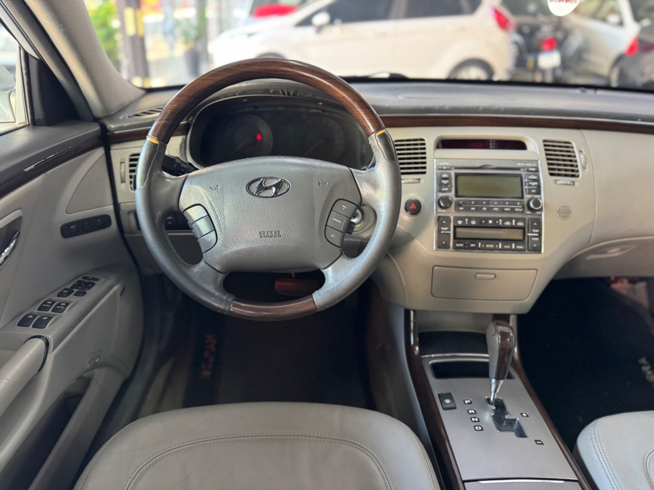 Azera 3.3 V6 24V GLS AUTOMÁTICO