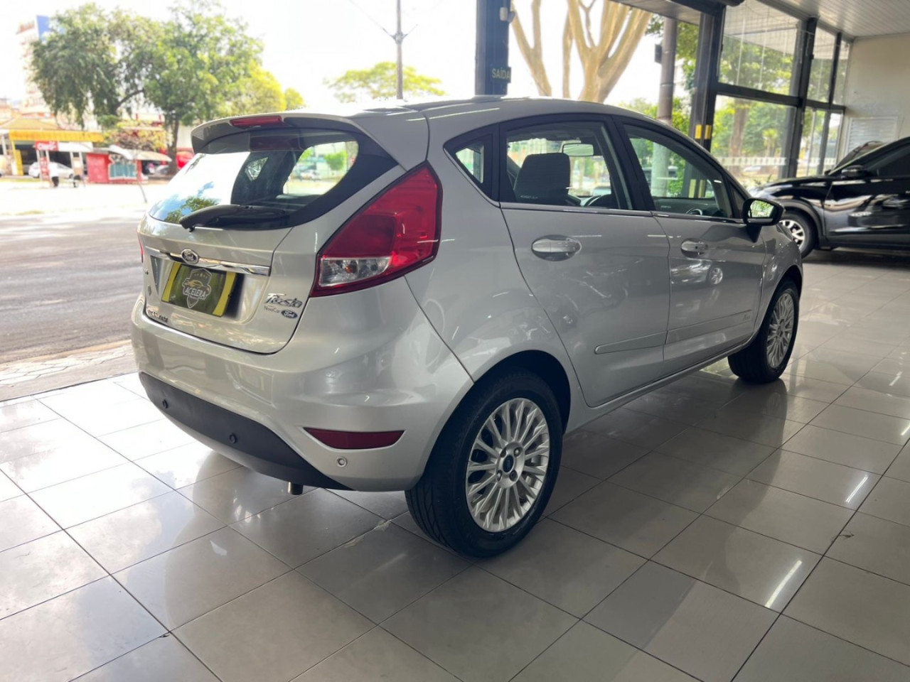 Fiesta Hatch 1.6 16V 4P FLEX TITANIUM POWERSHIFT AUTOMÁTICO