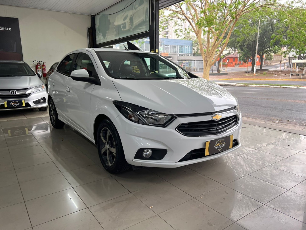 Onix Hatch 1.4 4P FLEX LTZ AUTOMÁTICO