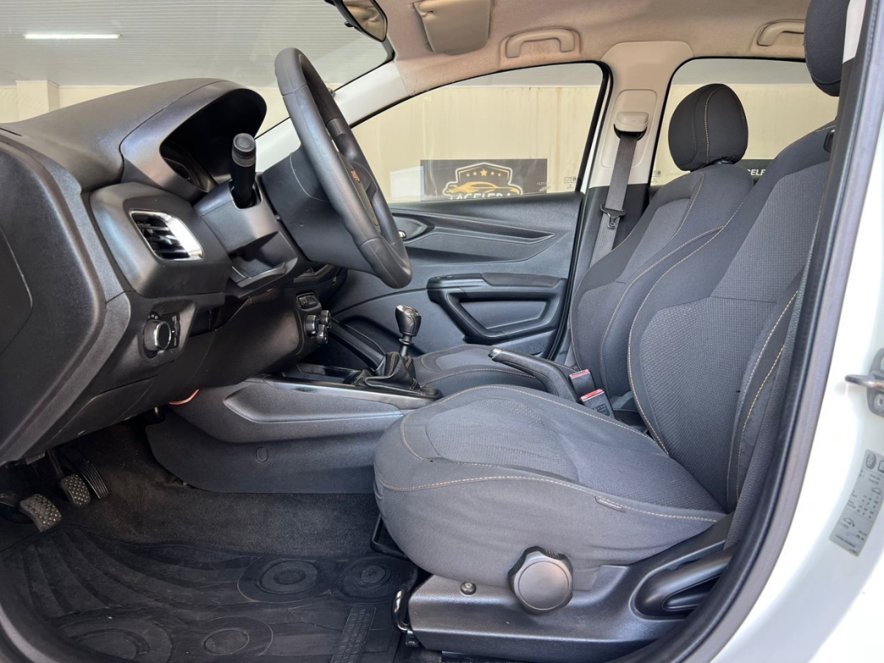 Onix Hatch 1.4 4P FLEX LT