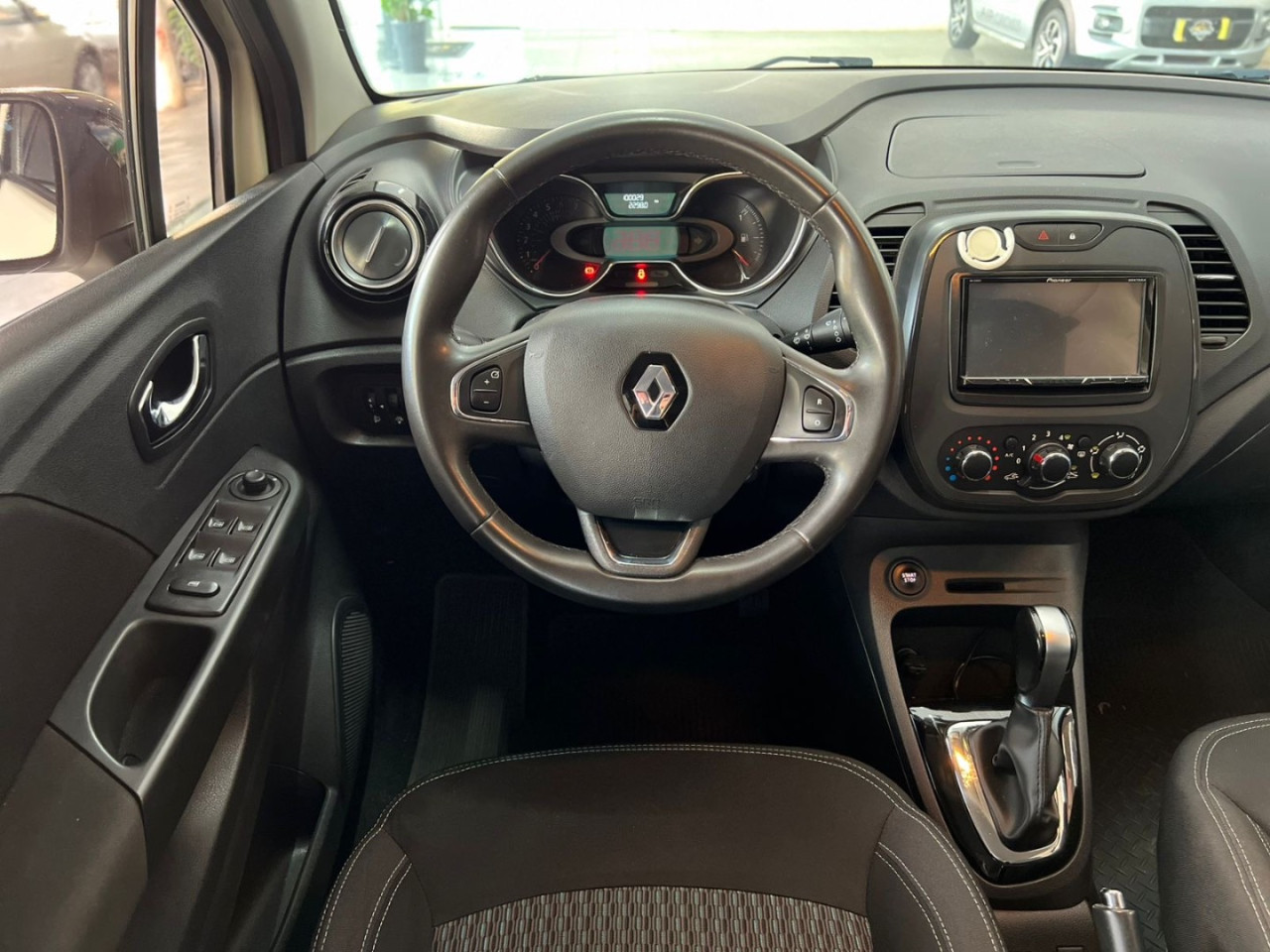 Captur 1.6 16V 4P FLEX SCE LIFE X-TRONIC CVT