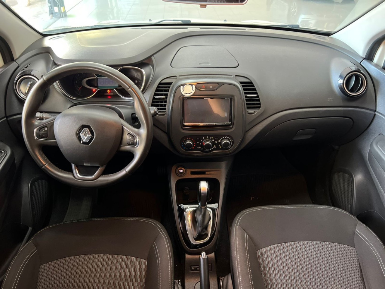Captur 1.6 16V 4P FLEX SCE LIFE X-TRONIC CVT