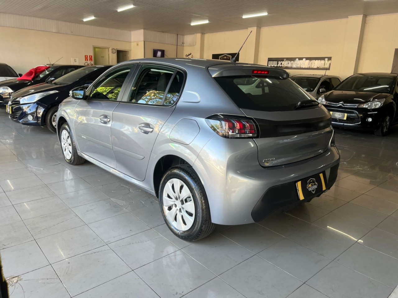 208 1.0 12V 4P FLEX LIKE