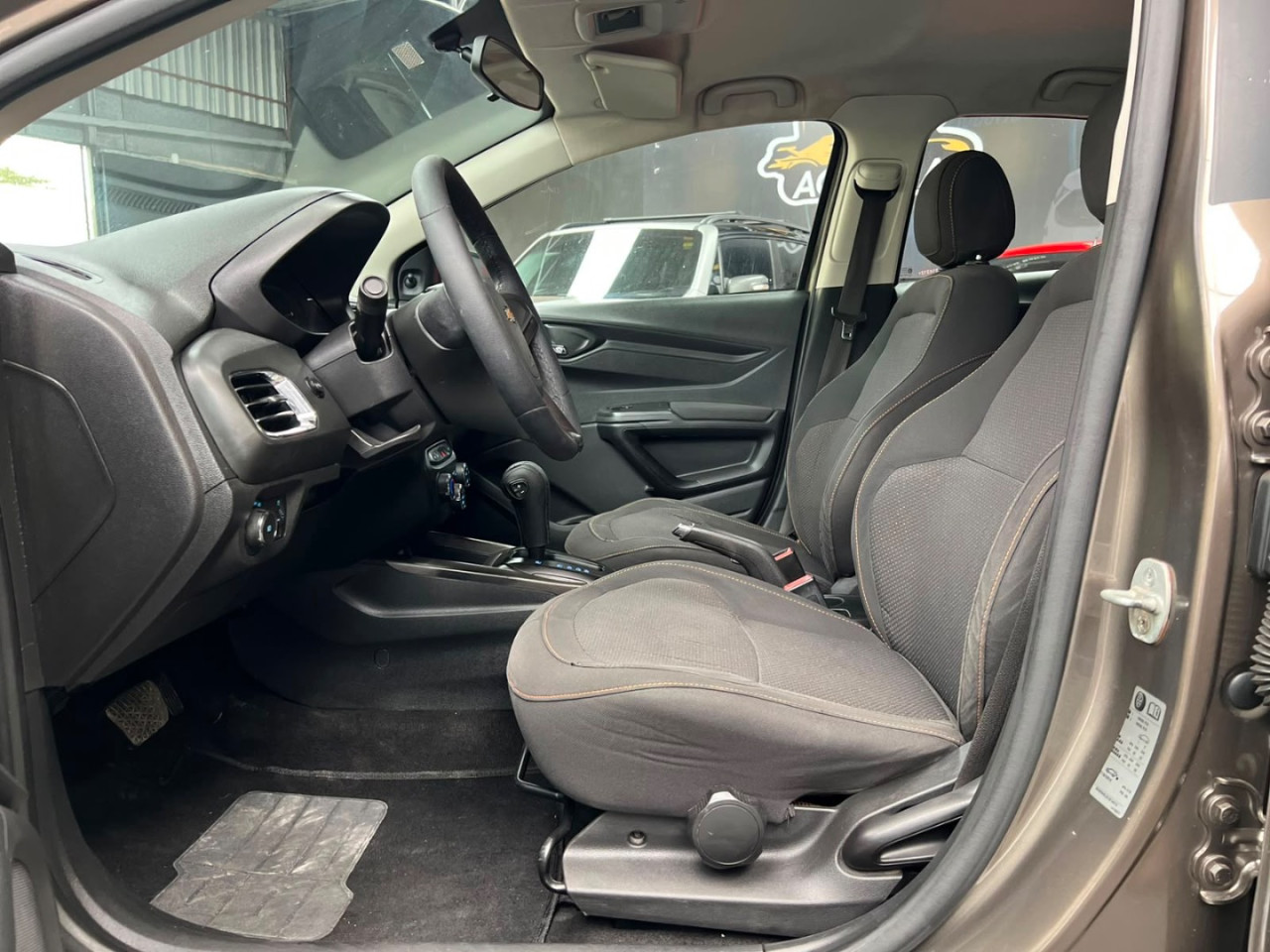 Onix Hatch 1.4 4P FLEX LT AUTOMÁTICO