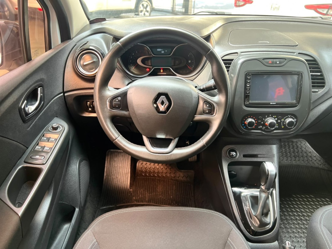 Captur 1.6 16V 4P FLEX SCE LIFE X-TRONIC CVT