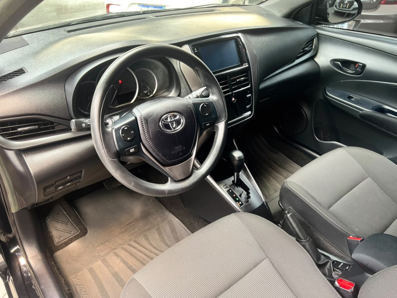 Yaris Hatch 1.5 16V 4P FLEX XL MULTIDRIVE AUTOMÁTICO CVT