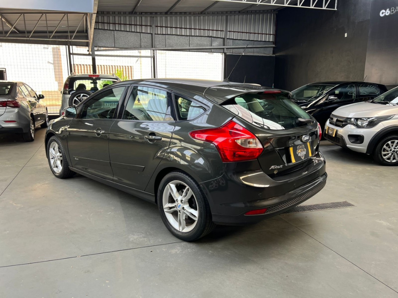 Focus Hatch 1.6 16V 4P FLEX SE POWERSHIFT AUTOMÁTICO