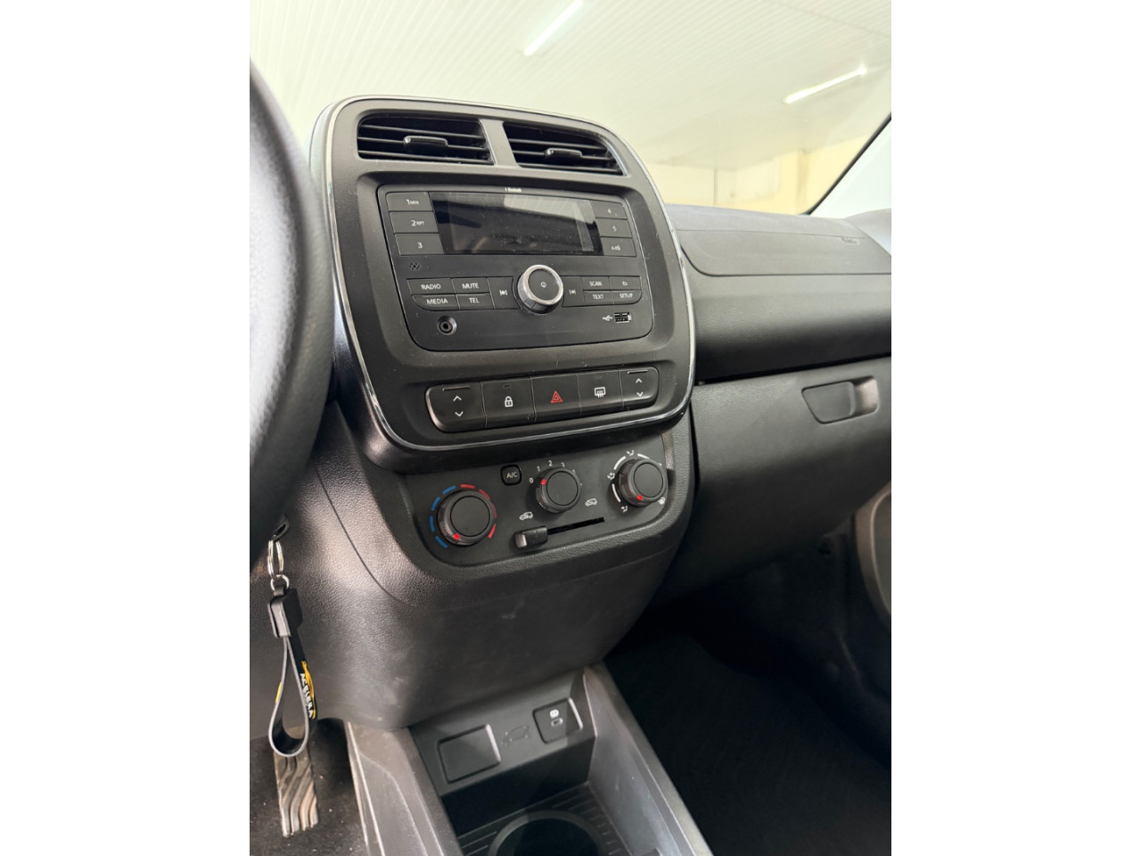 Kwid 1.0 12V 4P SCE FLEX ZEN